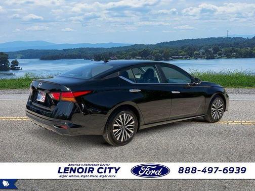 Super Black Clearcoat 2025 Nissan Altima SV