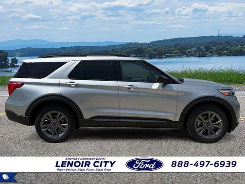 Iconic Silver Metallic 2023 Ford Explorer XLT