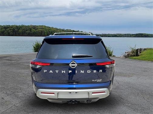 2024 Nissan Pathfinder Platinum 4WD