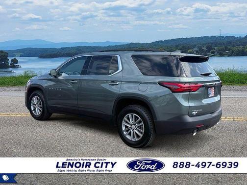 Silver Sage Metallic 2023 Chevrolet Traverse LT Cloth