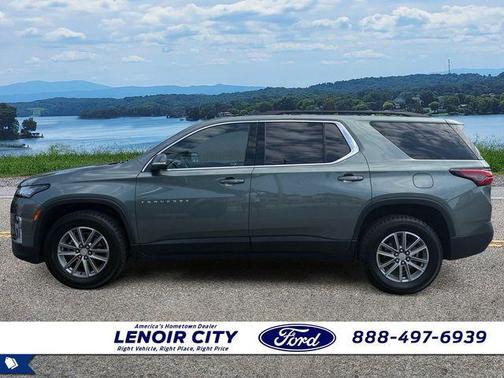 Silver Sage Metallic 2023 Chevrolet Traverse LT Cloth