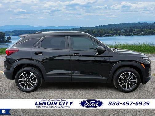 Mosaic Black Metallic 2025 Chevrolet Trailblazer LT