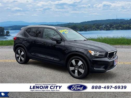 2019 Volvo XC40 T5 Momentum