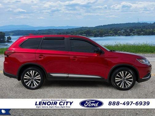 Diamond Red 2020 Mitsubishi Outlander ES