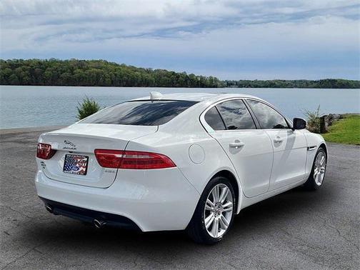 2019 Jaguar XE 25t