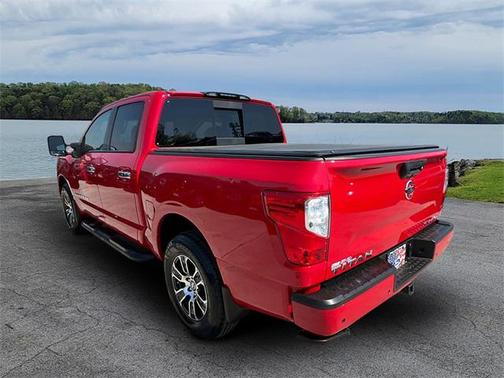 2020 Nissan Titan SV