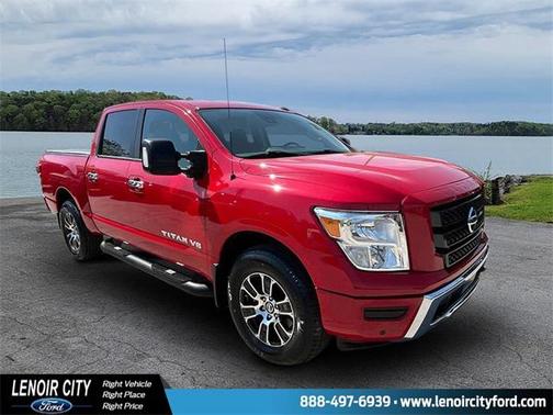 2020 Nissan Titan SV