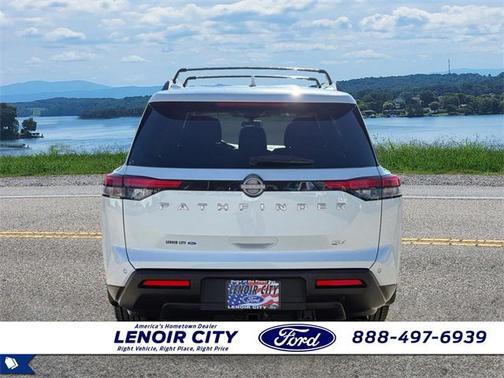 2022 Nissan Pathfinder SV 2WD