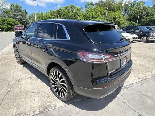 2022 Lincoln Nautilus Black Label