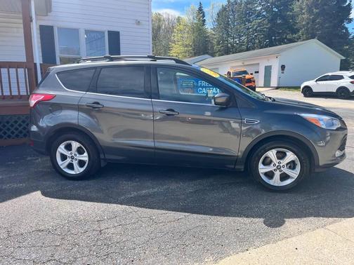 Magnetic 2016 Ford Escape SE