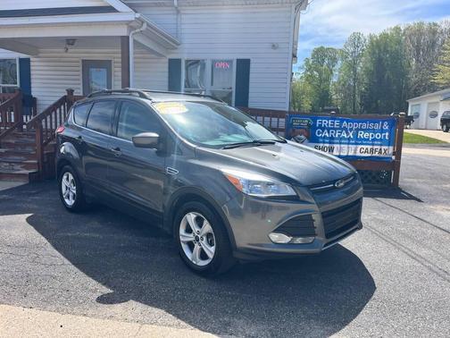 Magnetic 2016 Ford Escape SE