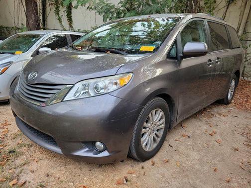2013 Toyota Sienna XLE