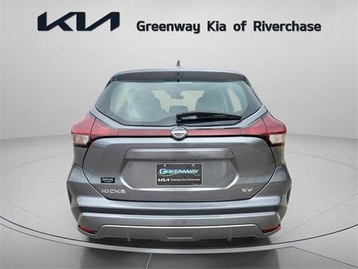 2022 Nissan Kicks SV
