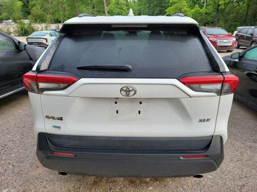 Super White 2021 Toyota RAV4 XLE
