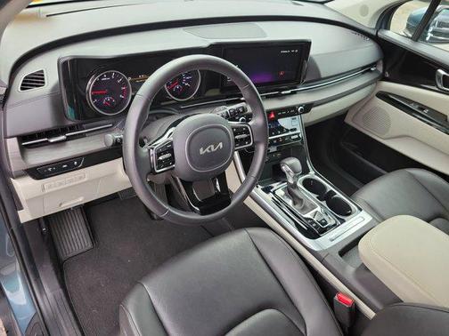 2024 Kia Carnival EX