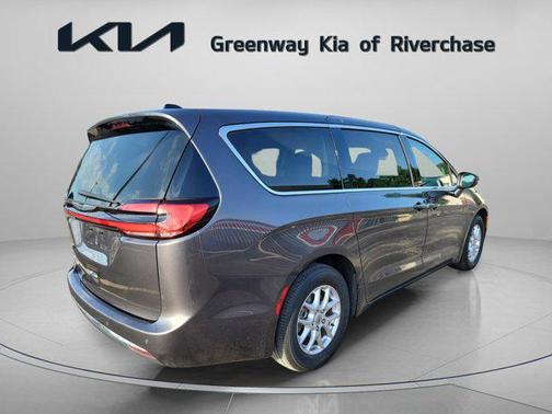 2023 Chrysler Pacifica Touring-L
