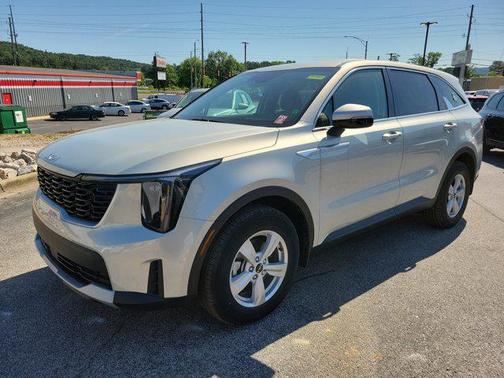 Ivory Silver 2026 Kia Sorento LX