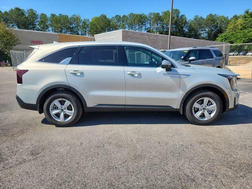 Ivory Silver 2026 Kia Sorento LX