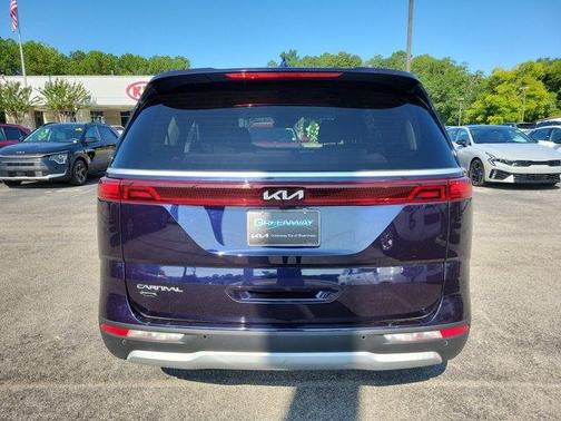 2023 Kia Carnival LX