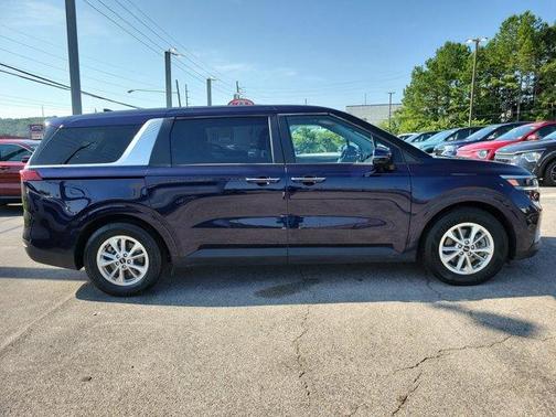 2023 Kia Carnival LX