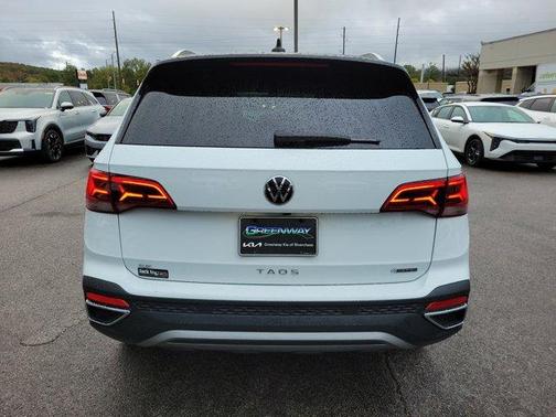2024 Volkswagen Taos 1.5T SE