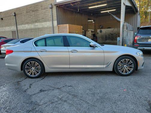 2020 BMW 530 i