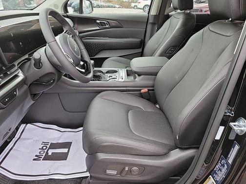 2025 Kia Carnival SX