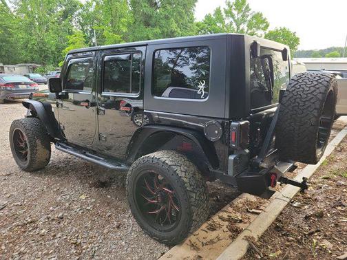 Black 2010 Jeep Wrangler Unlimited Sahara