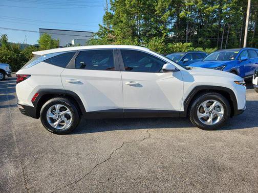 2024 Hyundai TUCSON SE