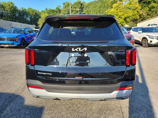 2025 Kia Sorento LX