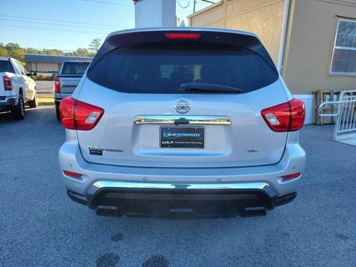 2019 Nissan Pathfinder SL