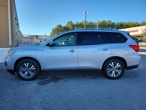 2019 Nissan Pathfinder SL