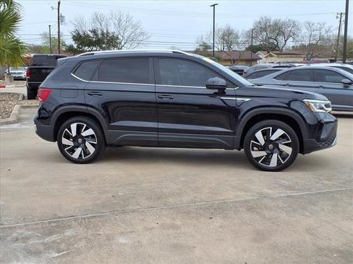 2024 Volkswagen Taos 1.5T SEL