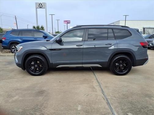 2025 Volkswagen Atlas 2.0T Peak Edition