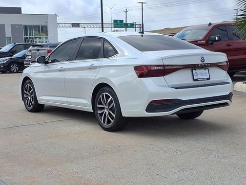 Opal White Pearl Effect 2025 Volkswagen Jetta 1.5T SE