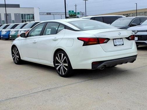 2022 Nissan Altima 2.5 SR