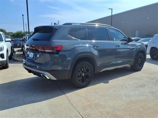 2025 Volkswagen Atlas 2.0T Peak Edition