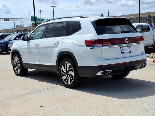 Pure White 2025 Volkswagen Atlas 2.0T SE w/Technology