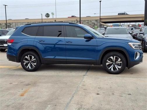2025 Volkswagen Atlas 2.0T SE