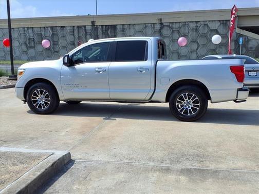 2020 Nissan Titan SV