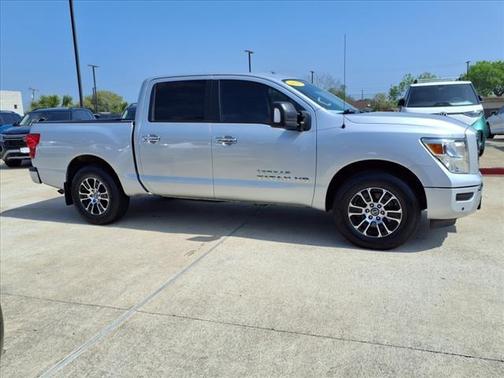 2020 Nissan Titan SV