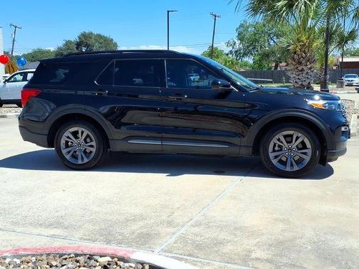 Black Metallic 2024 Ford Explorer XLT