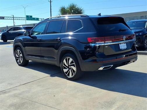 2024 Volkswagen Atlas 2.0T SE