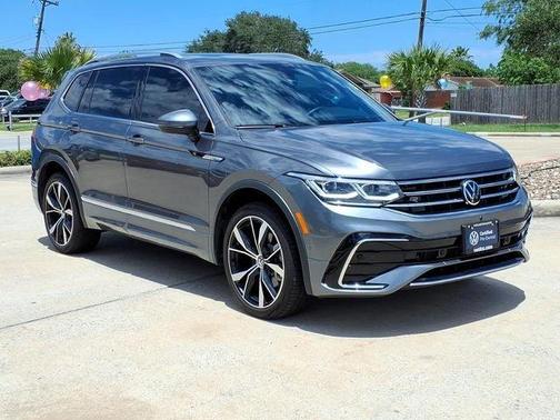 Platinum Gray Metallic 2024 Volkswagen Tiguan 2.0T SEL R-Line