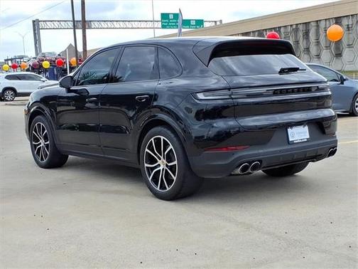 2024 Porsche Cayenne Base