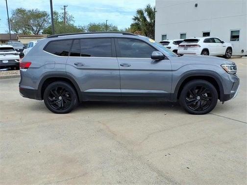 2022 Volkswagen Atlas 3.6L SE w/Technology