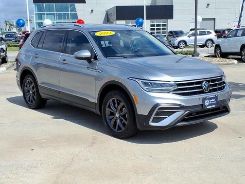 Pyrite Silver Metallic 2023 Volkswagen Tiguan 2.0T SE