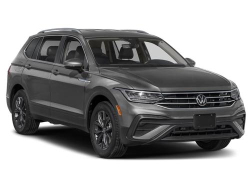 Pyrite Silver Metallic 2023 Volkswagen Tiguan 2.0T SE