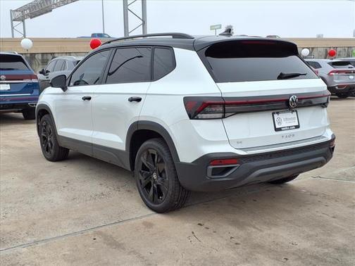 2025 Volkswagen Taos 1.5T SE Black