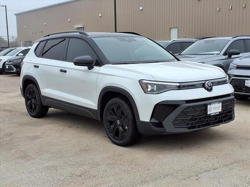 2025 Volkswagen Taos 1.5T SE Black